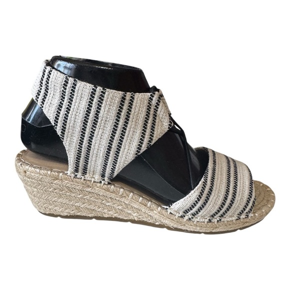 EILEEN FISHER Agnes Espadrille Wedge Sandals
Women’s 7.5 NWOT - Picture 2 of 10